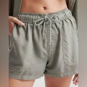 Quince Vintage Wash Tencel Utility Shorts olive L
